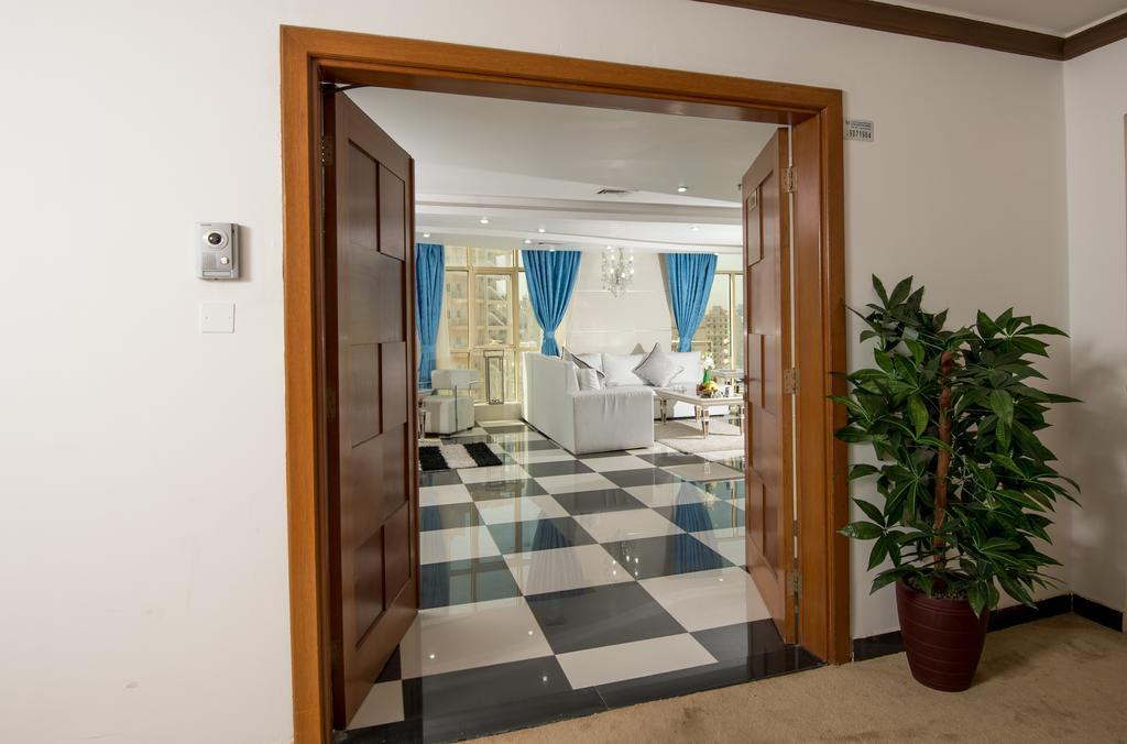 Bravo Royal Hotel Suites Kuwait City Exteriör bild