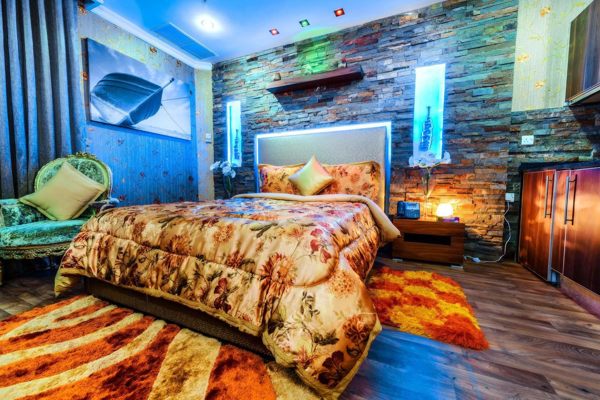 Bravo Royal Hotel Suites Kuwait City Exteriör bild